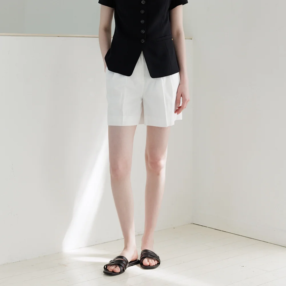 Ete Two Tuck Shorts White_2colors