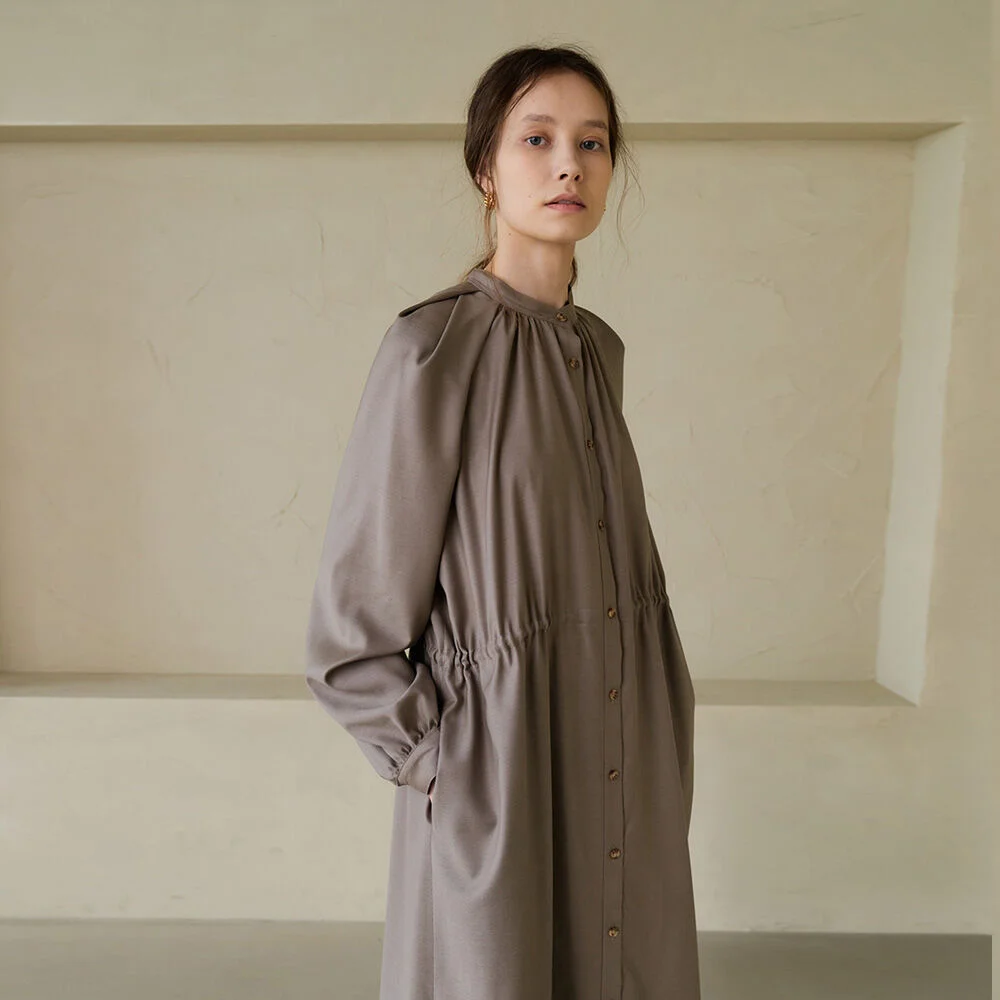 PUFF SLEEVE SHIRRING DRESS (oat brown)