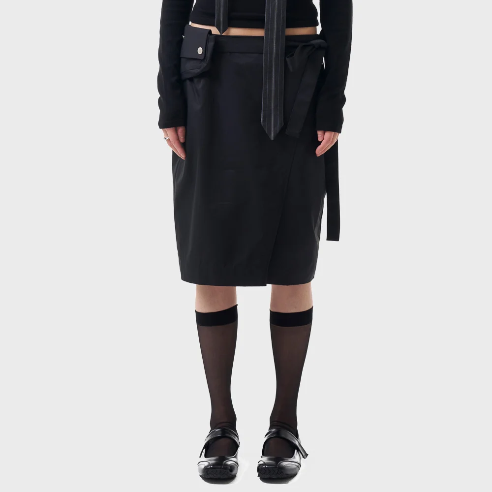 Belted Bag Midi Skirt (Black)