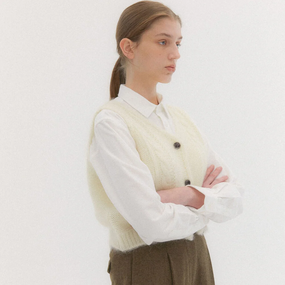Diane Cable Vest Knit (Ivory)