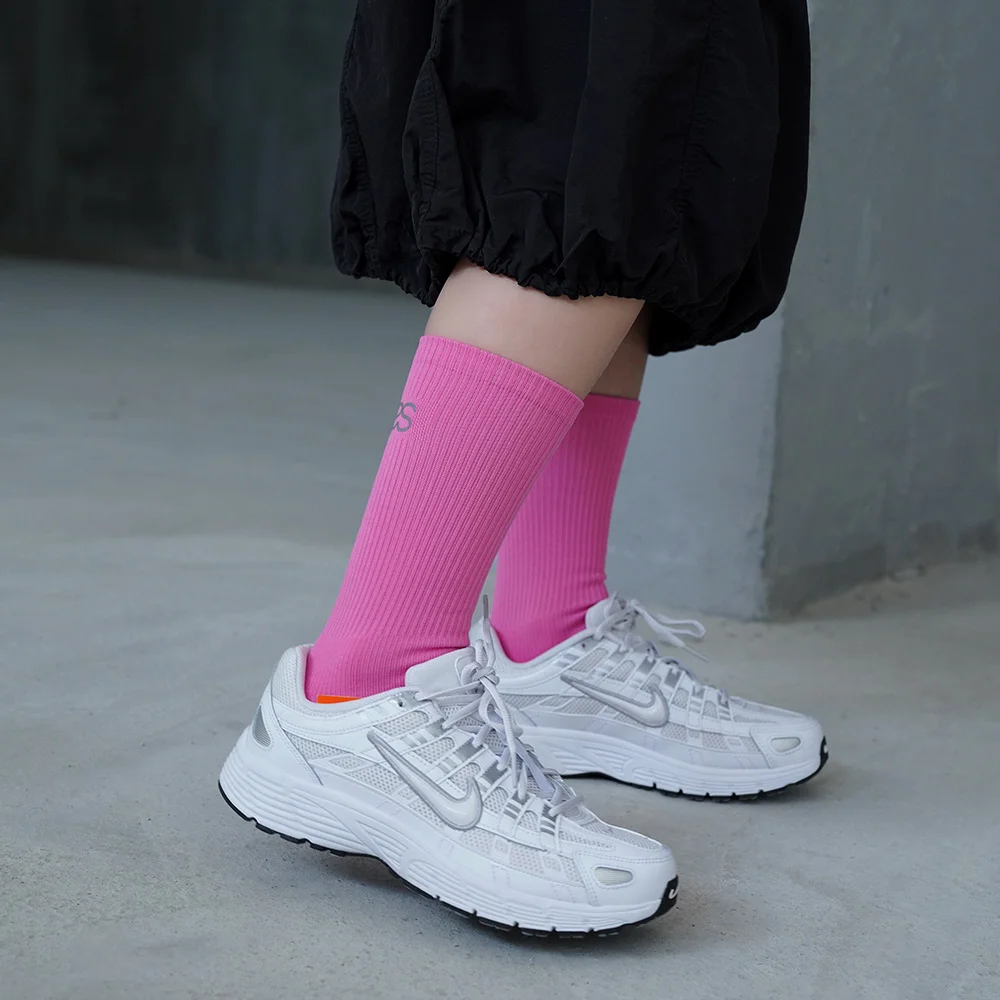 OOSS 女裝 反光 跑步 中筒 襪 粉色