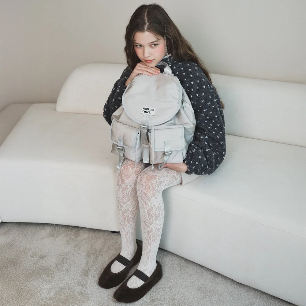 Glossy belted flap backpack_Light gray