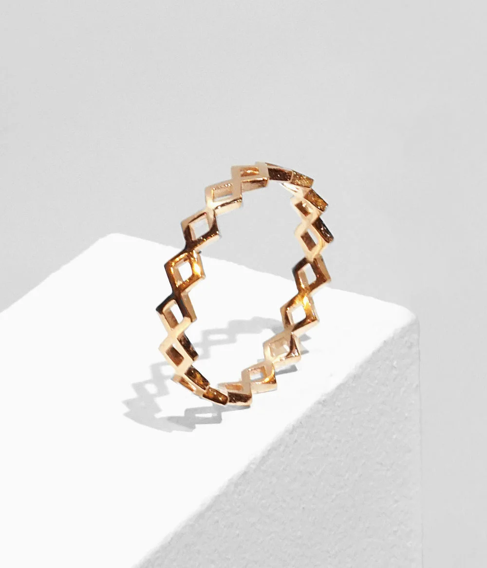 Rhombus ring