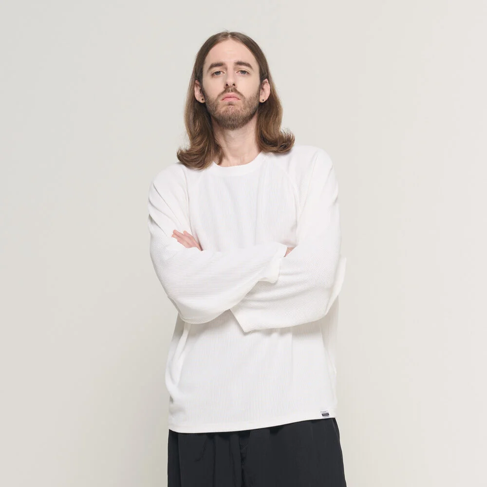 SOFT RAGLAN LAYERED LONG-SLEEVE KNIT (WHITE)