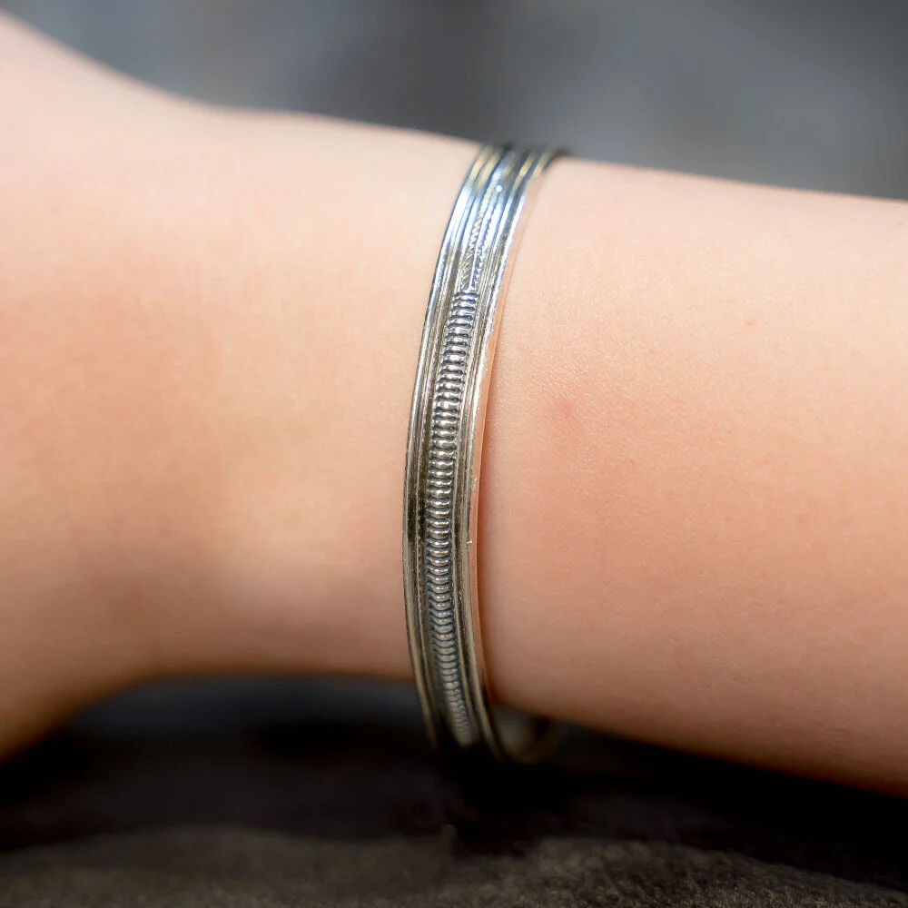 HR 128B_Silver Bangle Bracelet (Silver 925)