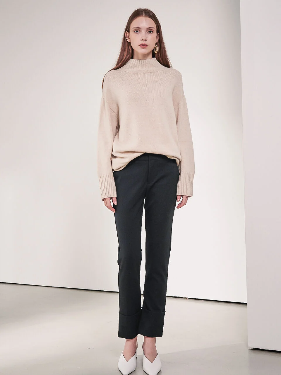 Gaia Soft Fitted Cigarette Pants_Black