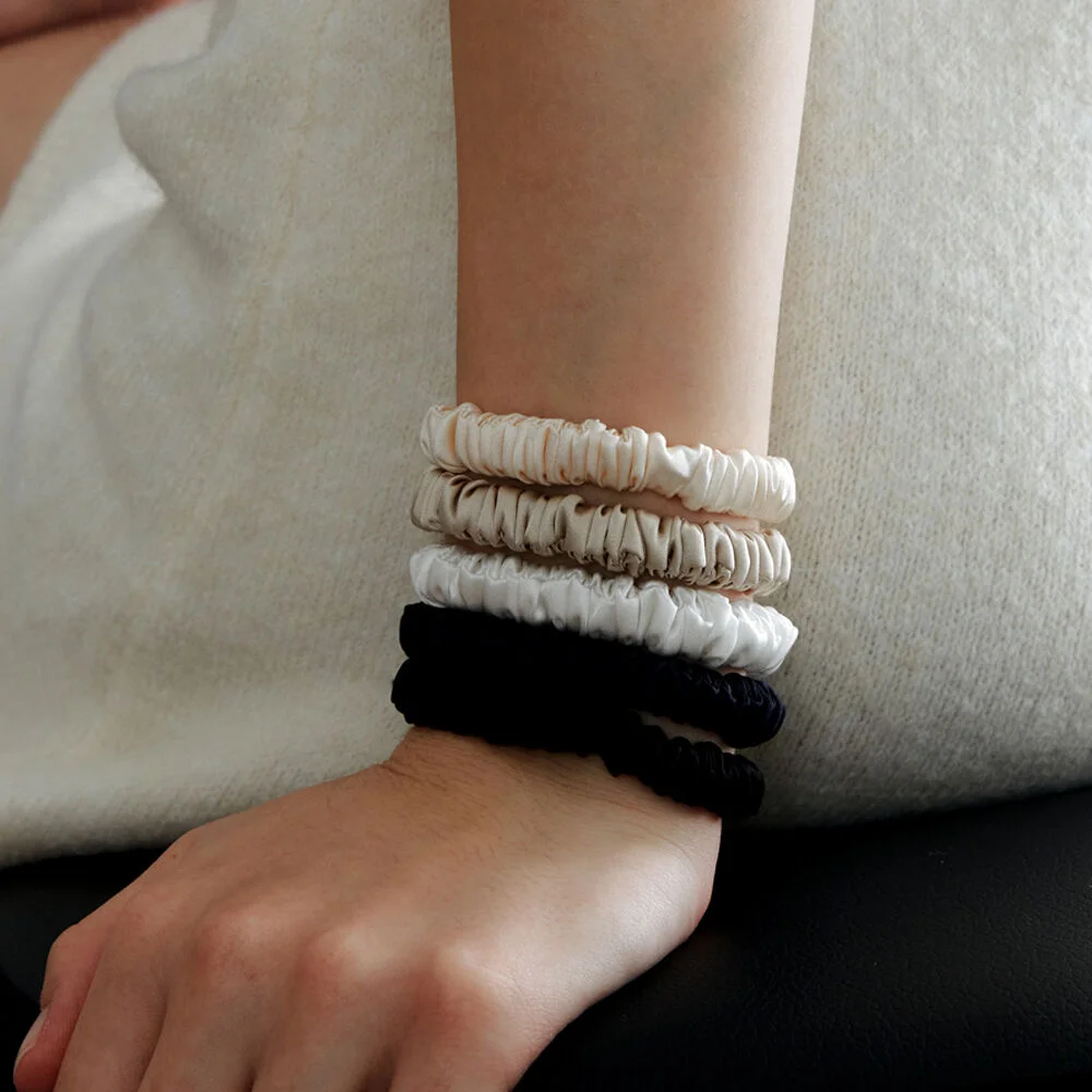 High density silk scrunchie (S)