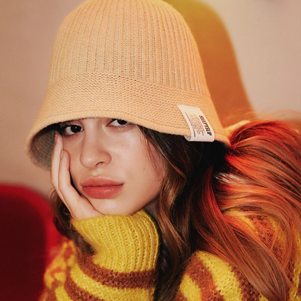 BERLIN BEIGE BUCKET HAT