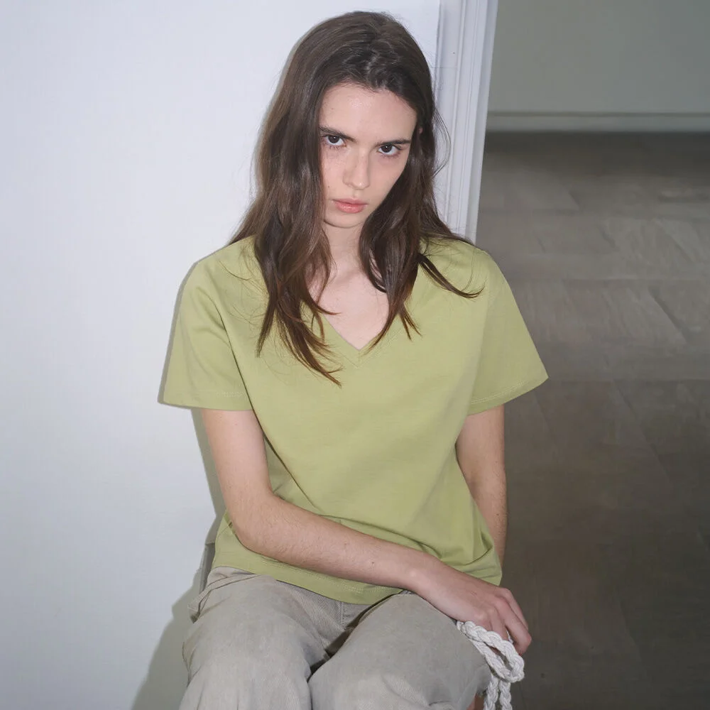 Soft basic v-neck T-shirt _Olive