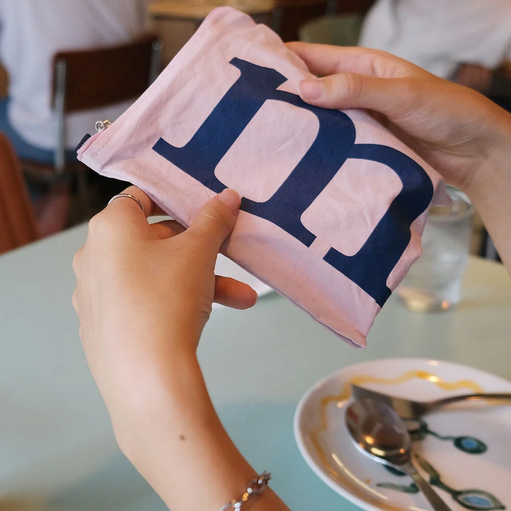 Color Pouch Guava Guava