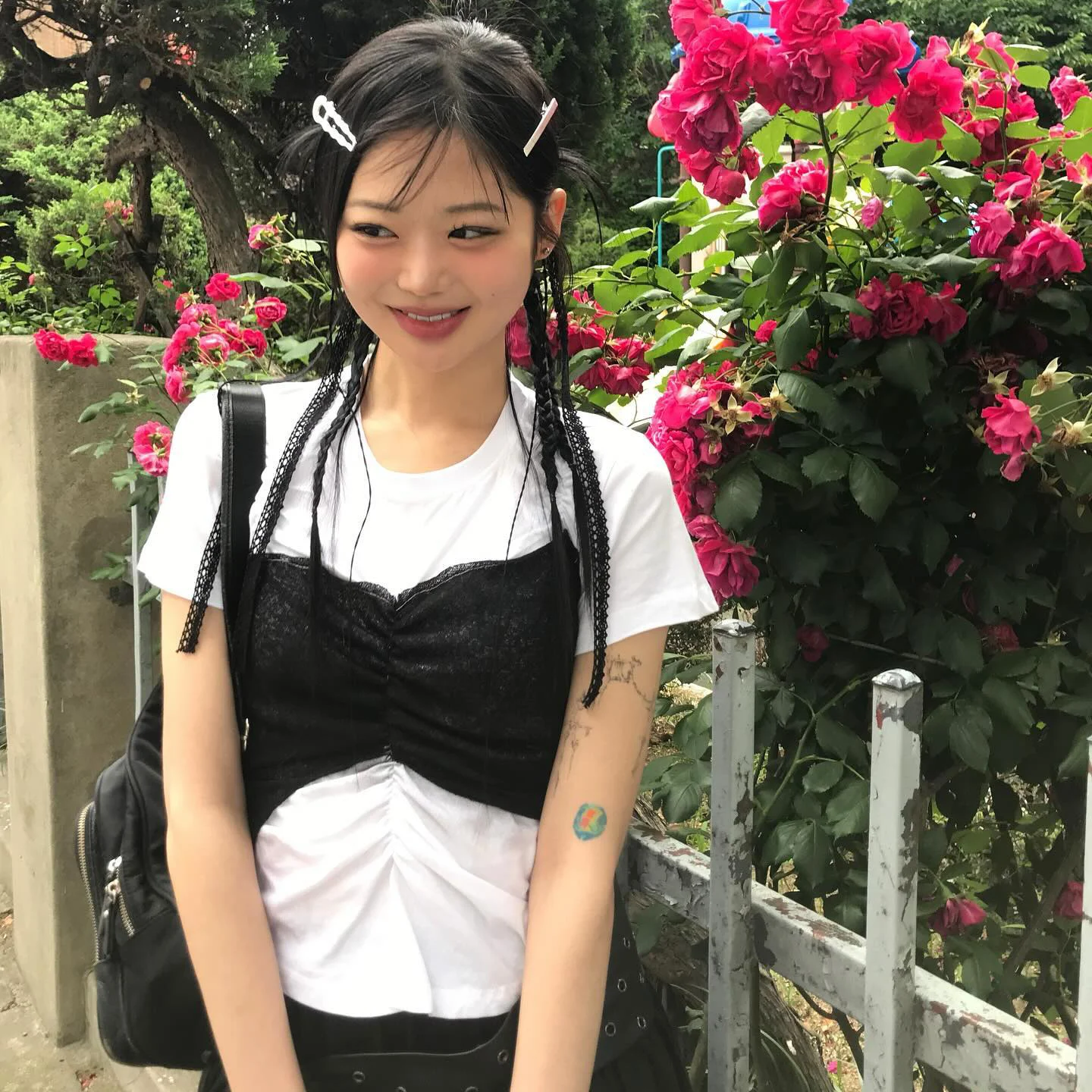 Bustier Layered T-Shirt (FL-122_White&Black)