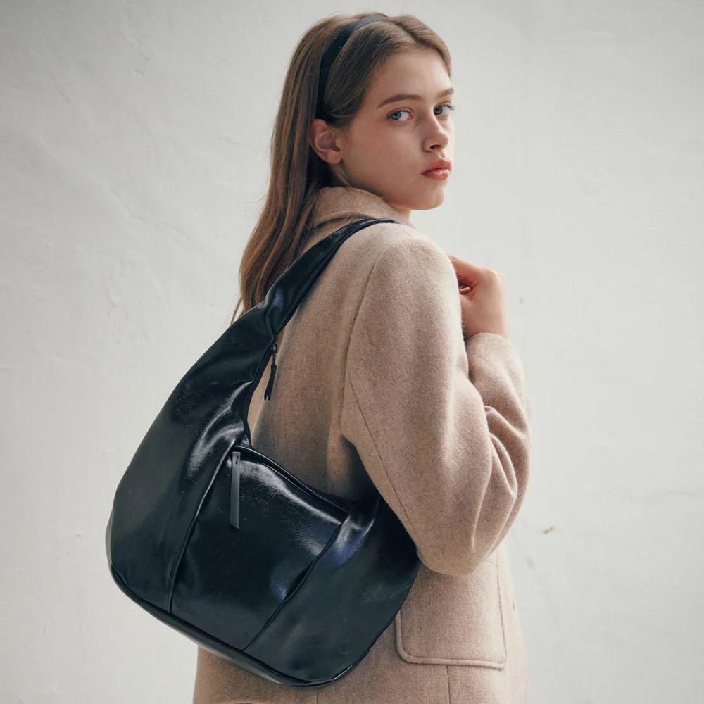 oval bag - crinkle black
