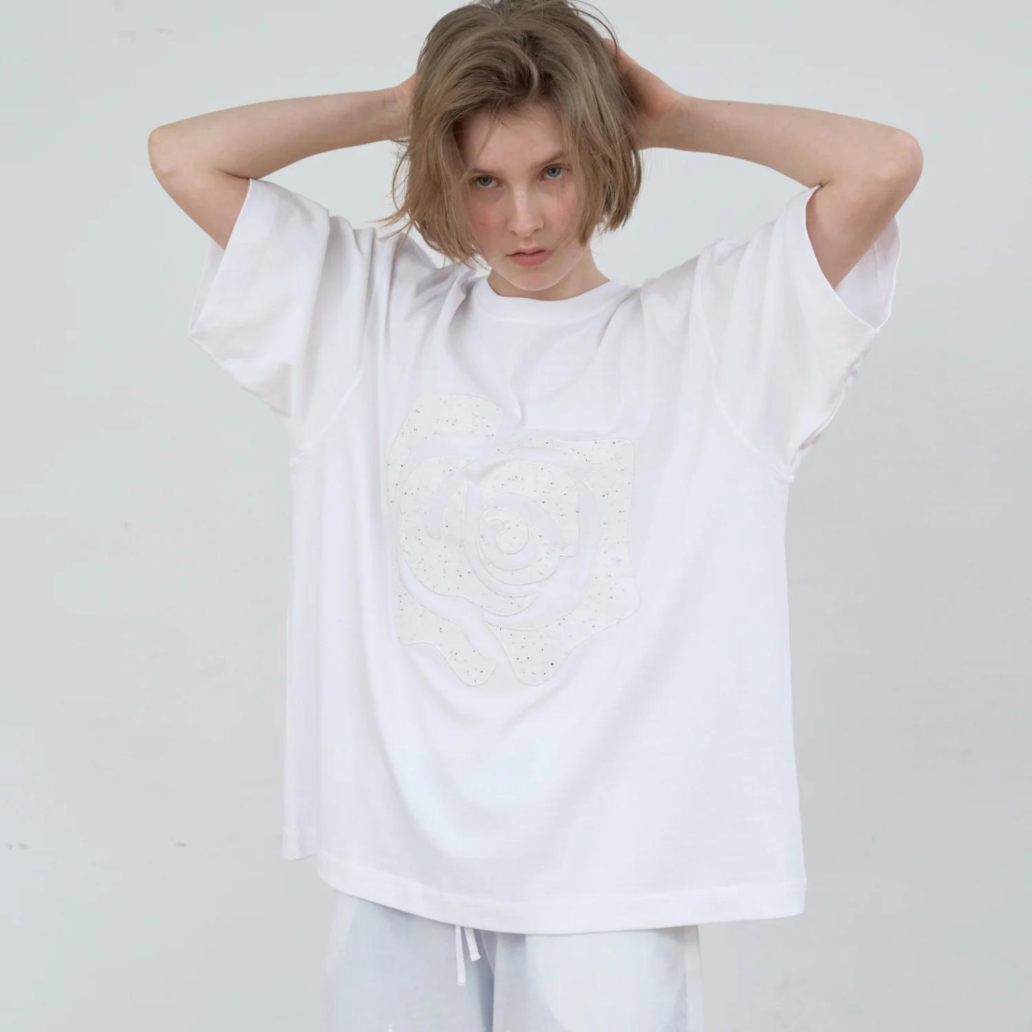 ROSE PATCH T-SHIRT_WHITE
