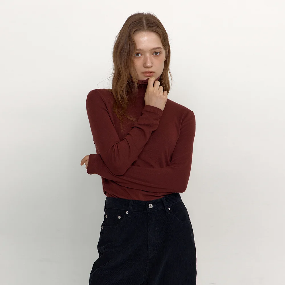 Soft wool turtleneck top (burgundy)