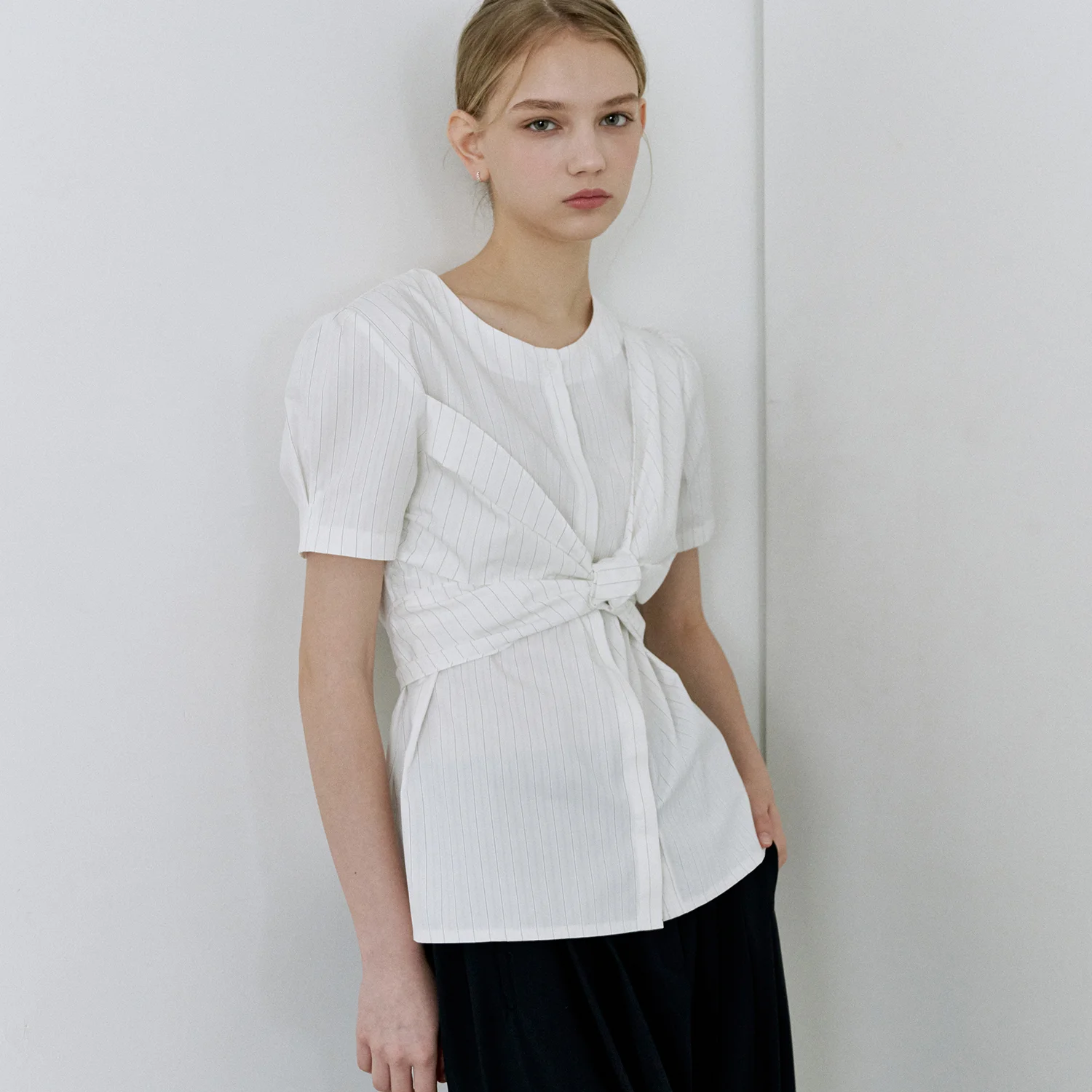 comos 1407 stripe wrap point shirring blouse (white)