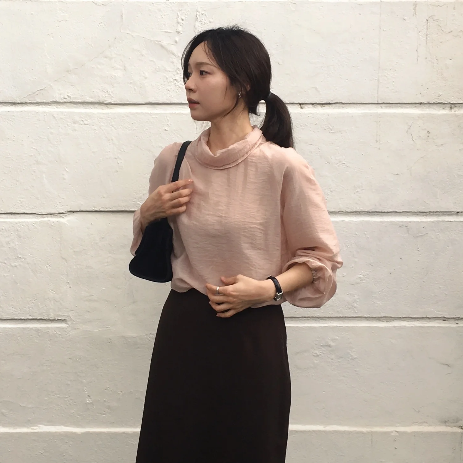 FILAMENT RAYON TIE SCARF BLOUSE_ASH PINK