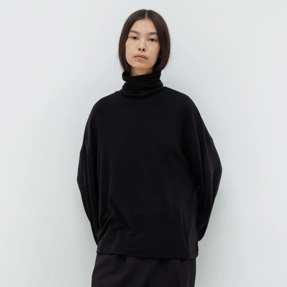 Wool Loose Turtle Neck T-Shirt (Black)