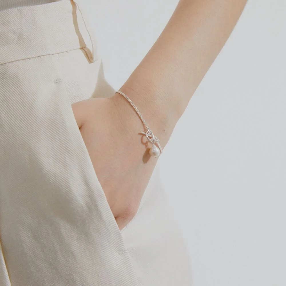 Pearl & Toggle Bracelet