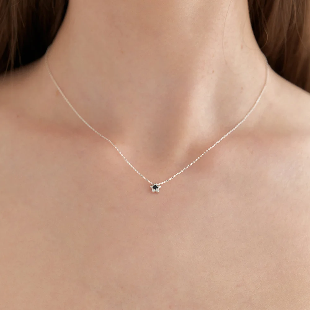 (SILVER 925) black stone flower necklace JN026