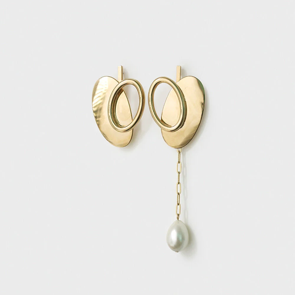 unbal bold heart earring