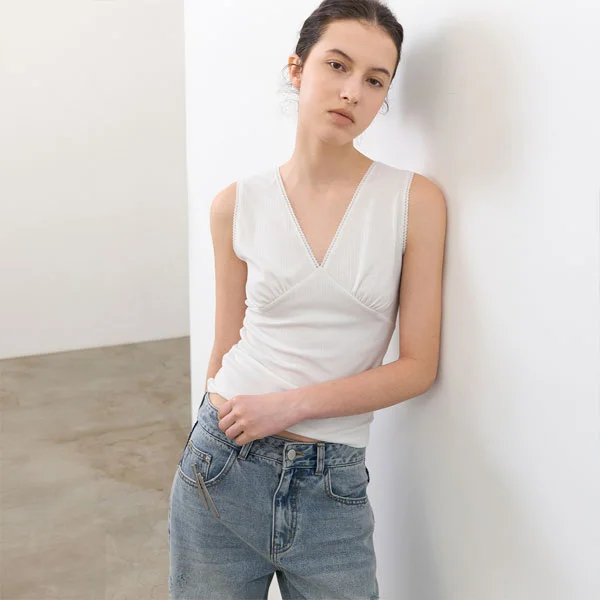 V-NECK LACE SLIM SLEEVELESS TOP (T-7212)