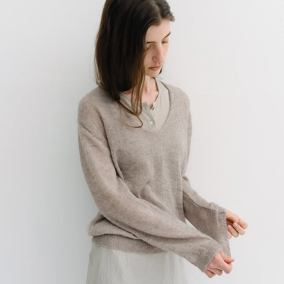 royal kid mohair v-neck pullover (pale grey)