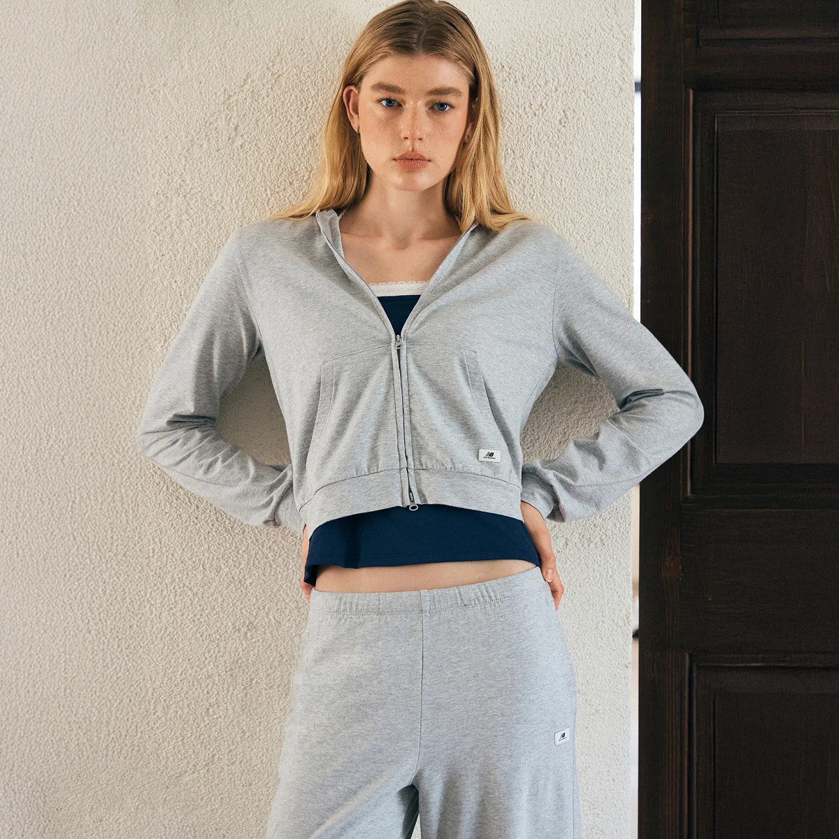 NBMDG3W112 / WOMEN NB-FLOWY 連帽拉鍊外套 (M/GRAY)
