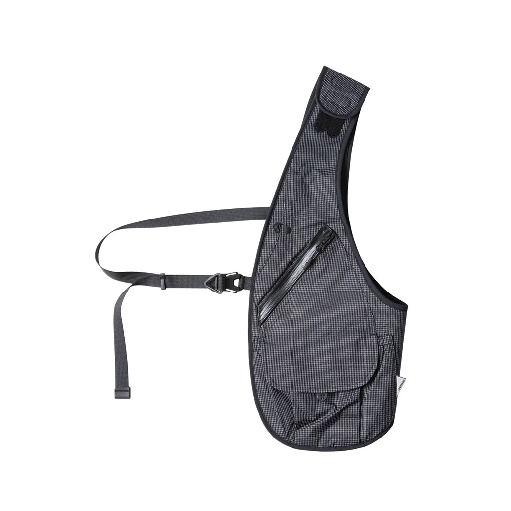 MANEUVER SINGLE-SIDE VEST GRID BLACK