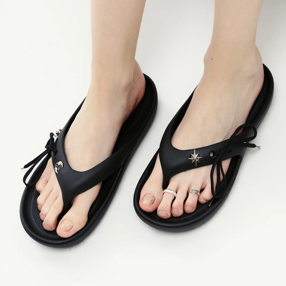 FLOWY FLIP-FLOPS / BLACK