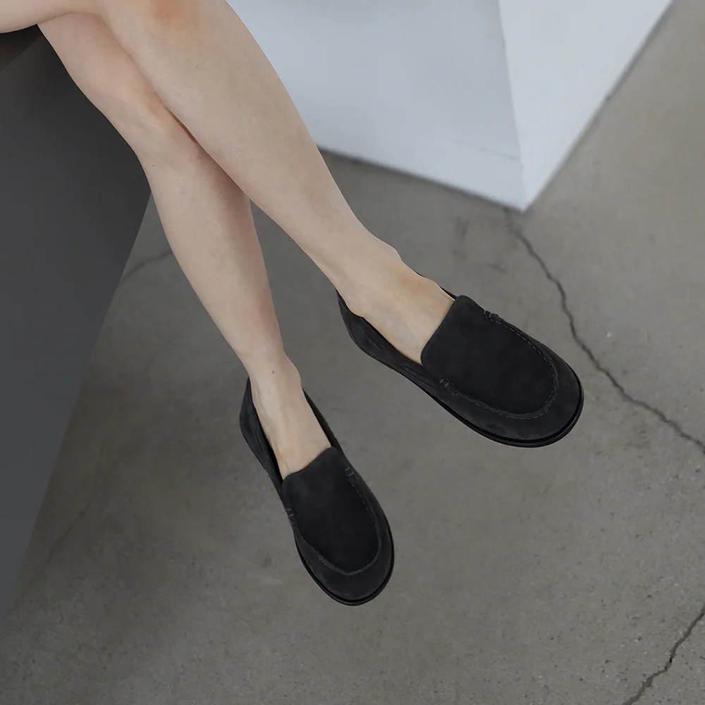 Classic Suede Loafer_26533_grey