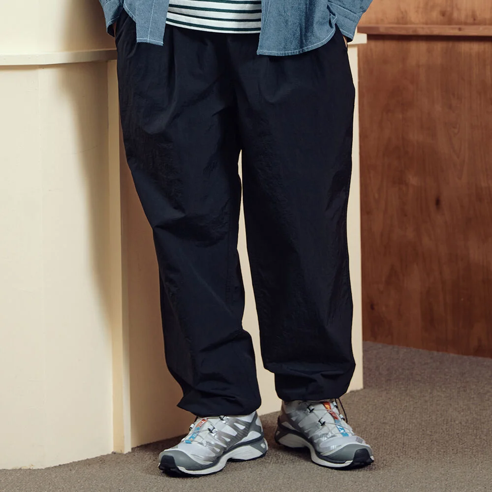 TWO TUCK WIDE NYLON PANTS (BLACK)