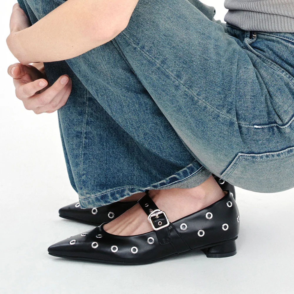 Eyelet Buckle Flat / Black
