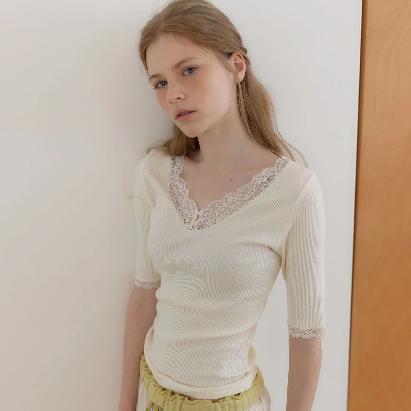 ESSENTIAL LACE SLIP TEE