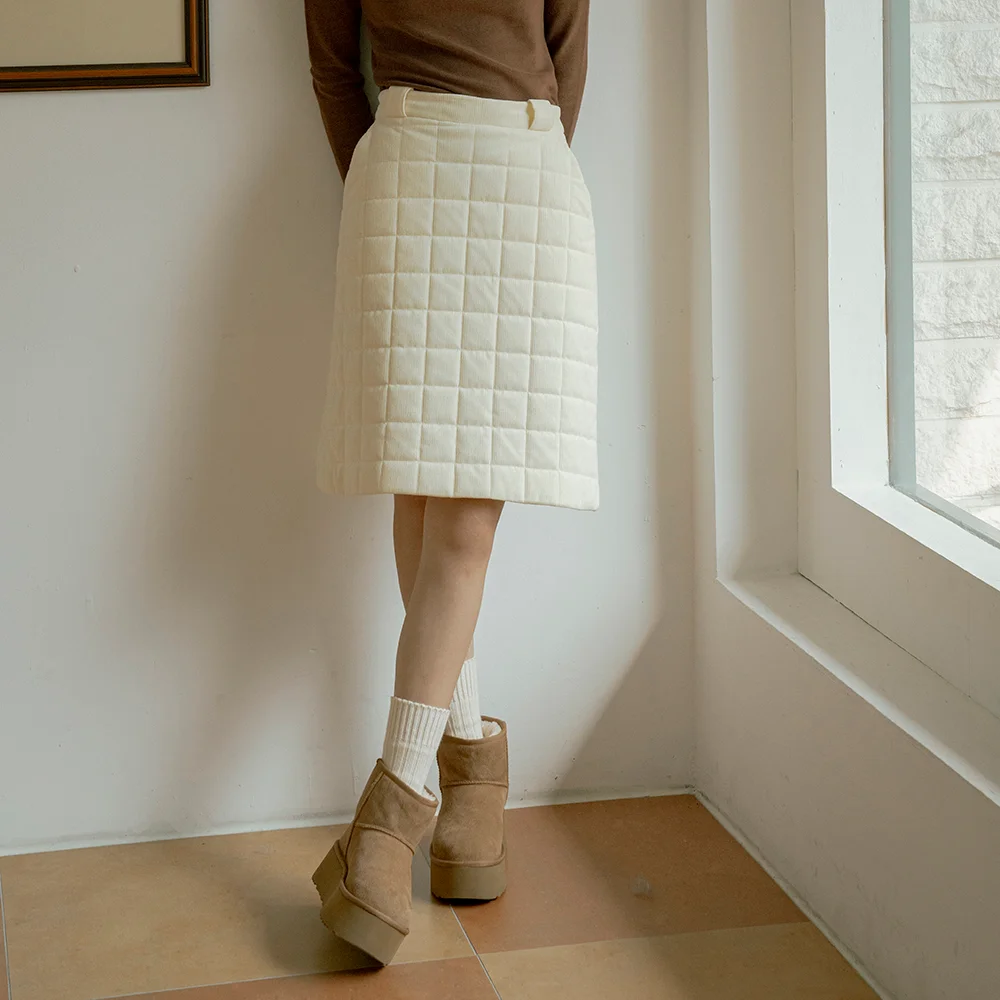 P3168 Square quilting skirt_Ivory