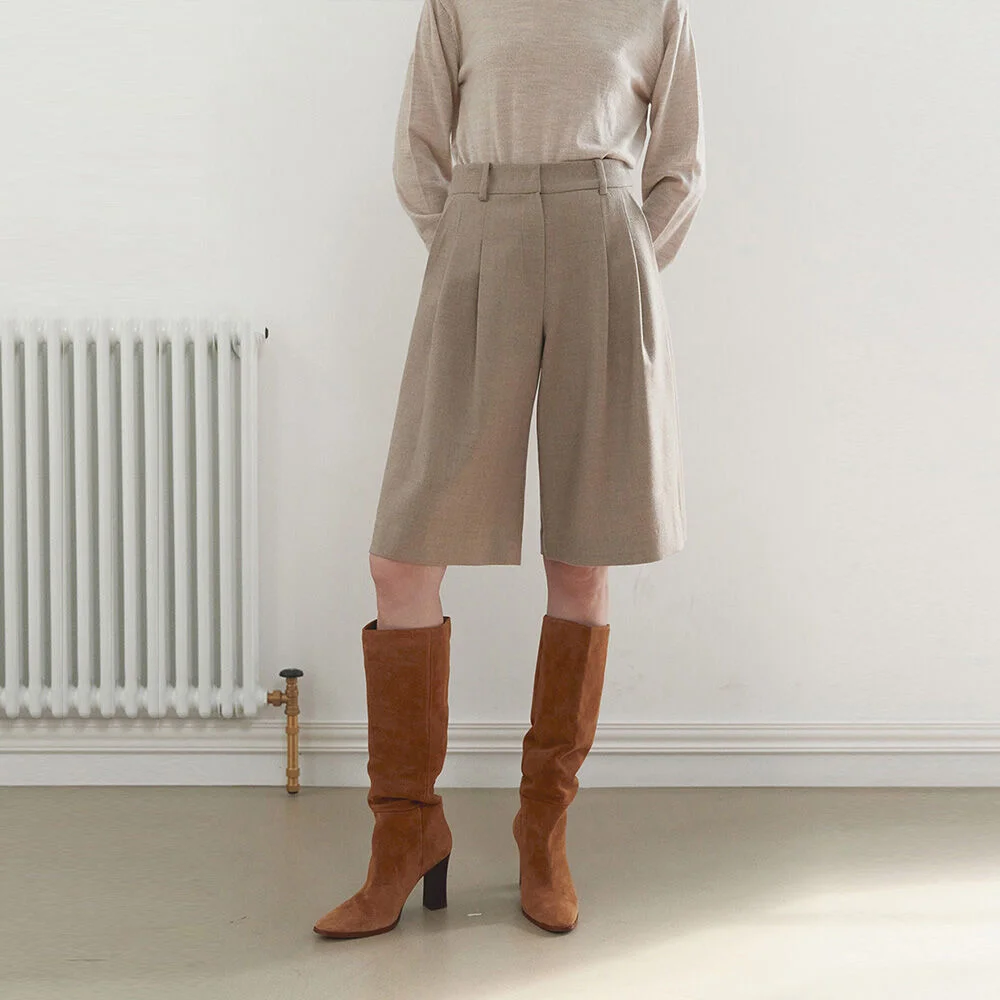 TWO TUCK WIDE BERMUDA PANTS(greige)