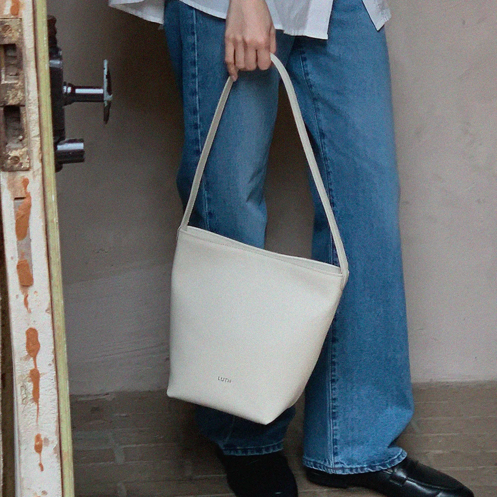 Commuters Stitch Bucket Bag _ CREAM