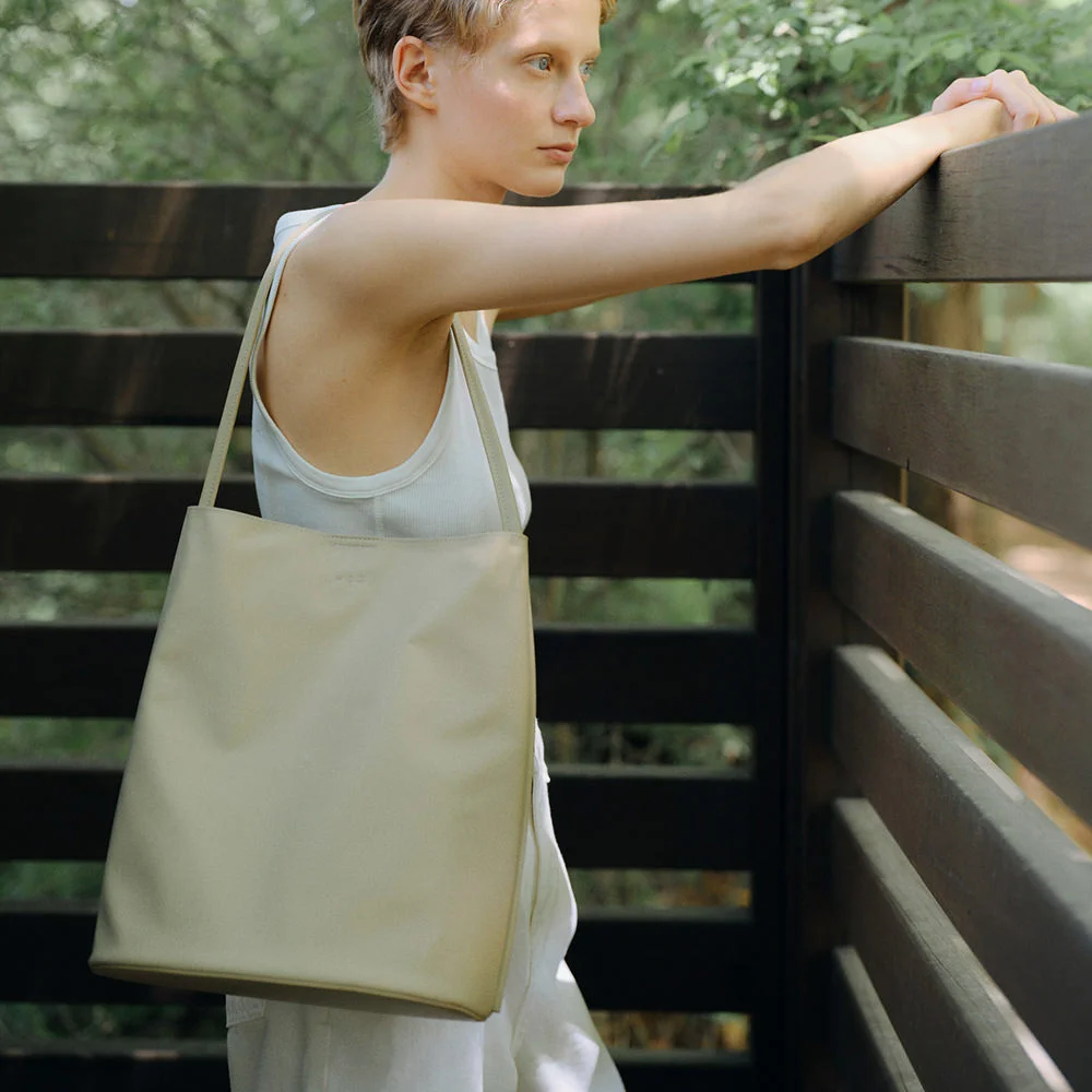 Large Mug shoulder bag Nylon Neutral oat