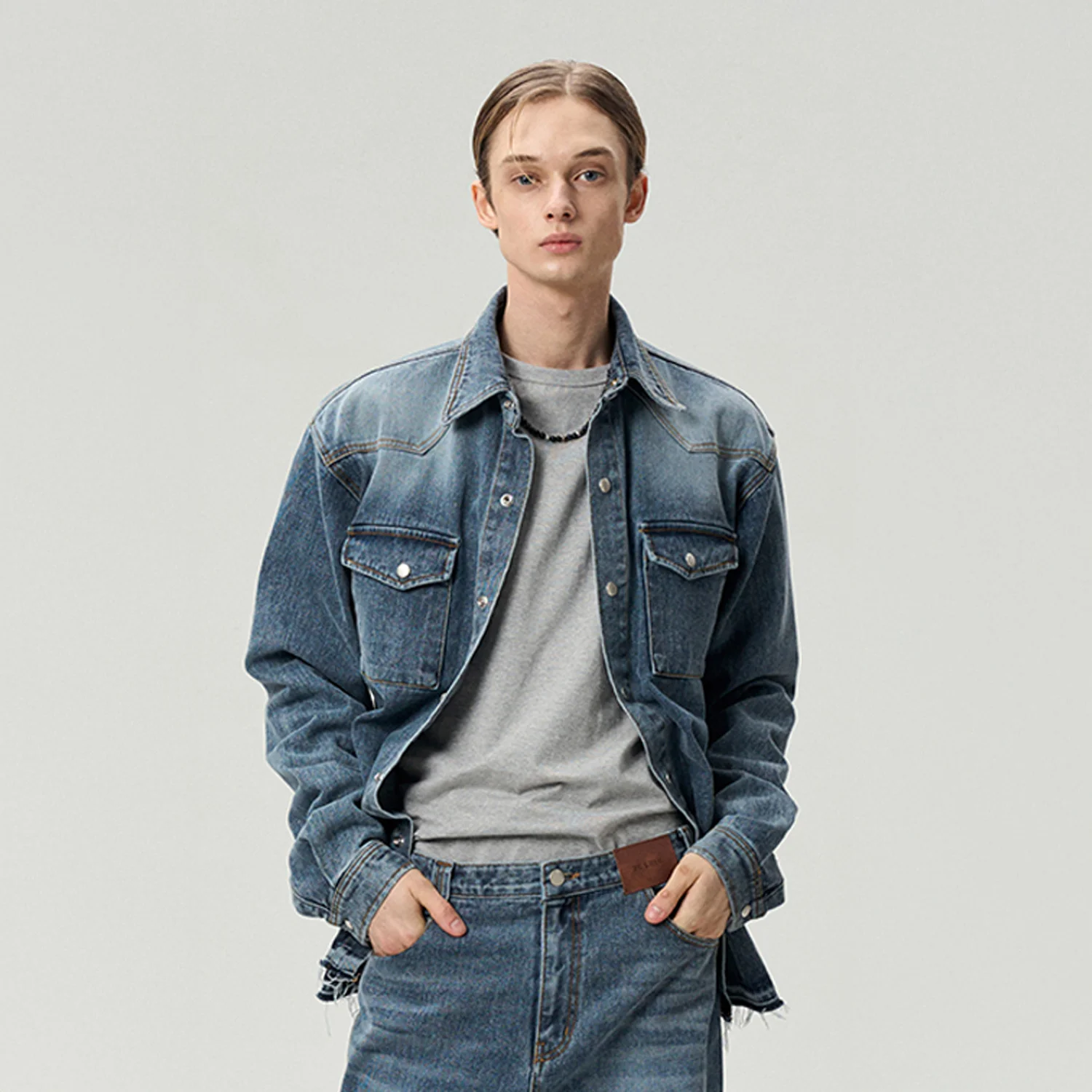 DESTROYED HEM SHIRT JACKET WASHED BLUE