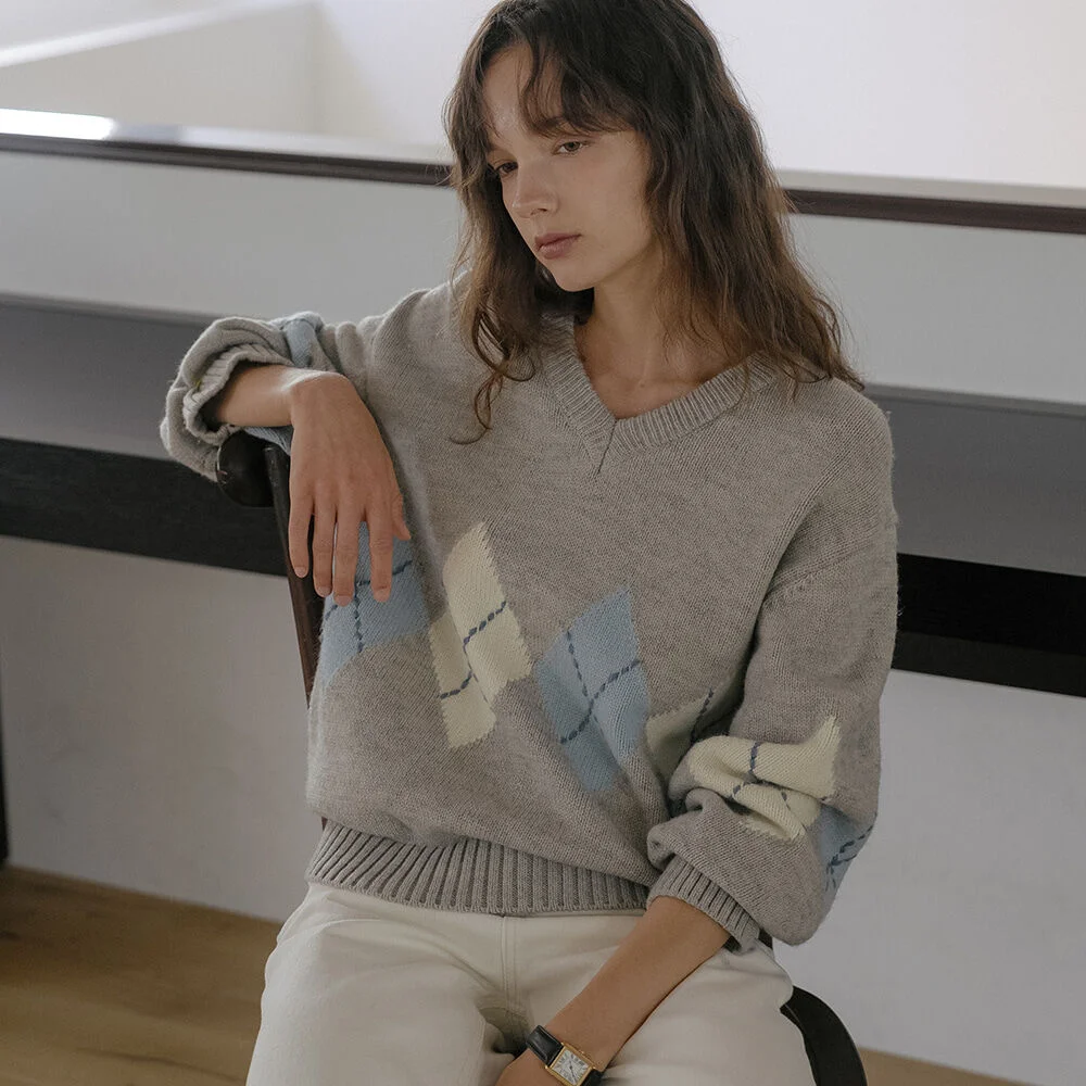 Wool blended argyle v-neck knit _Light gray
