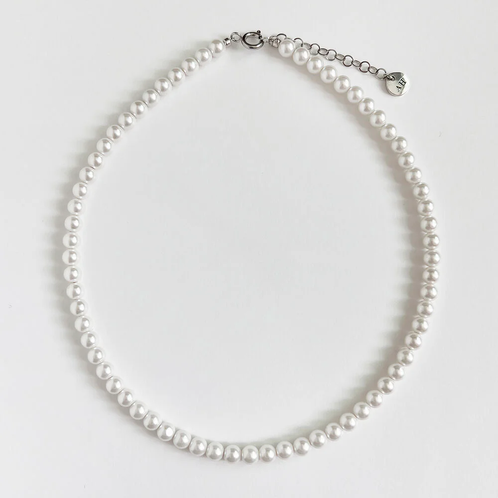 Classic Pearl Necklace / WH