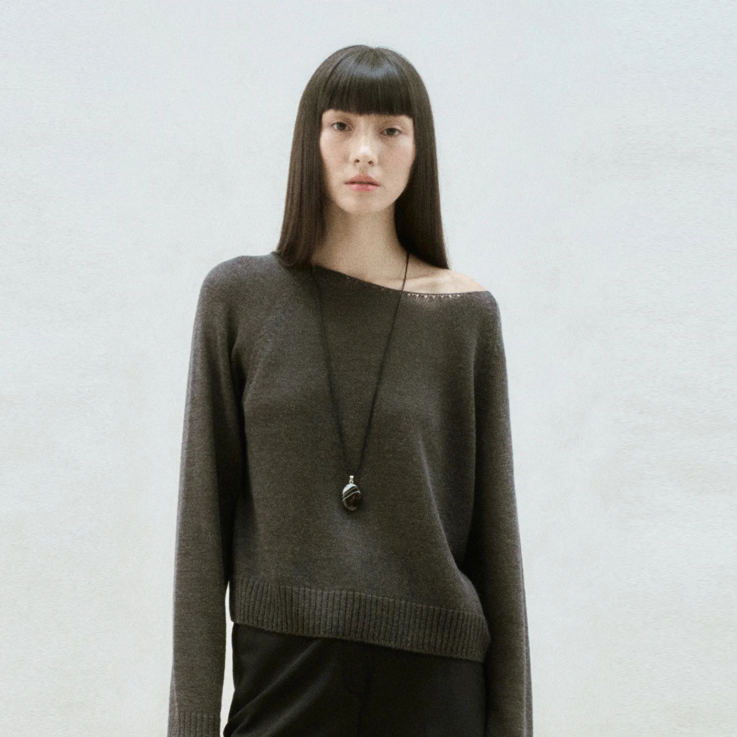 ROUND NECK SHEER KNIT TOP CHARCOAL GRAY