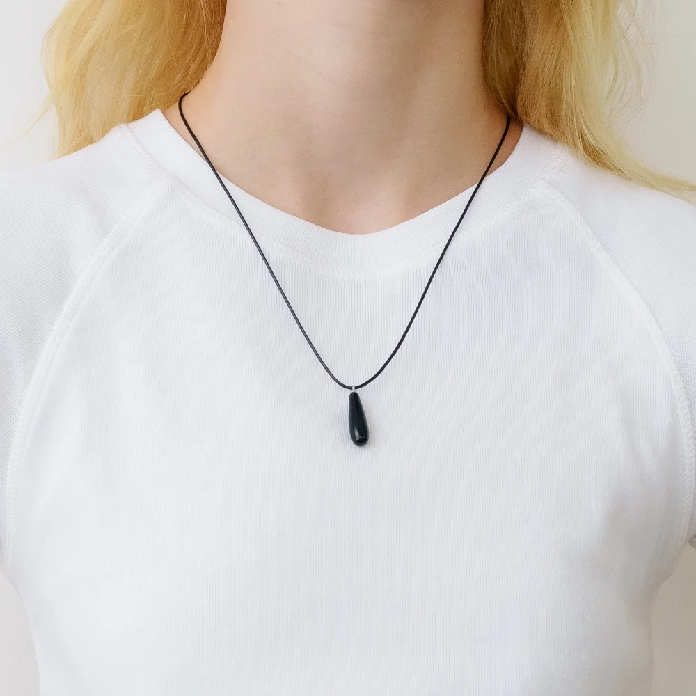 Slim Onyx Drop Long Strap Necklace (L261MNK070)