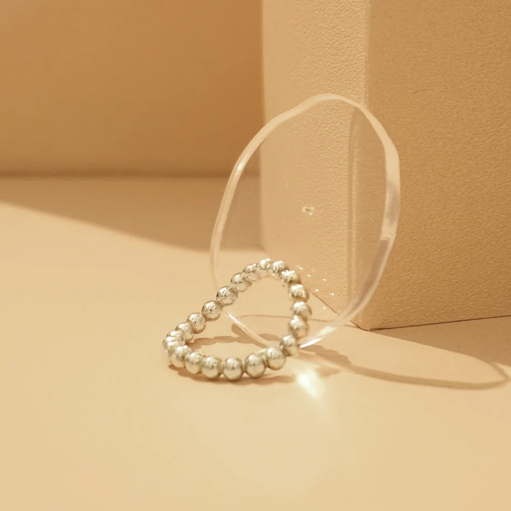 Curved ball ring