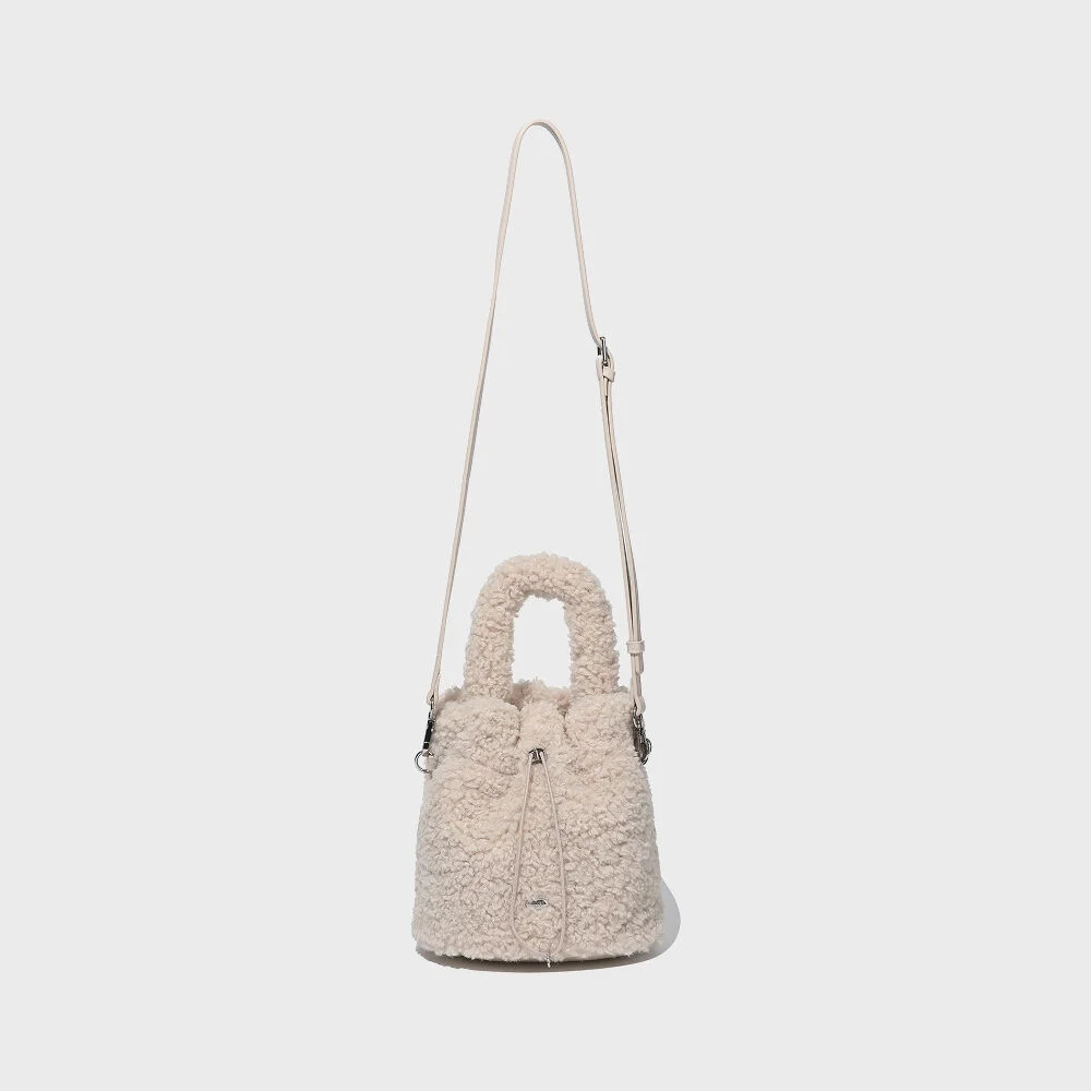Cloverheart Fluffy 水桶袋 Ivory