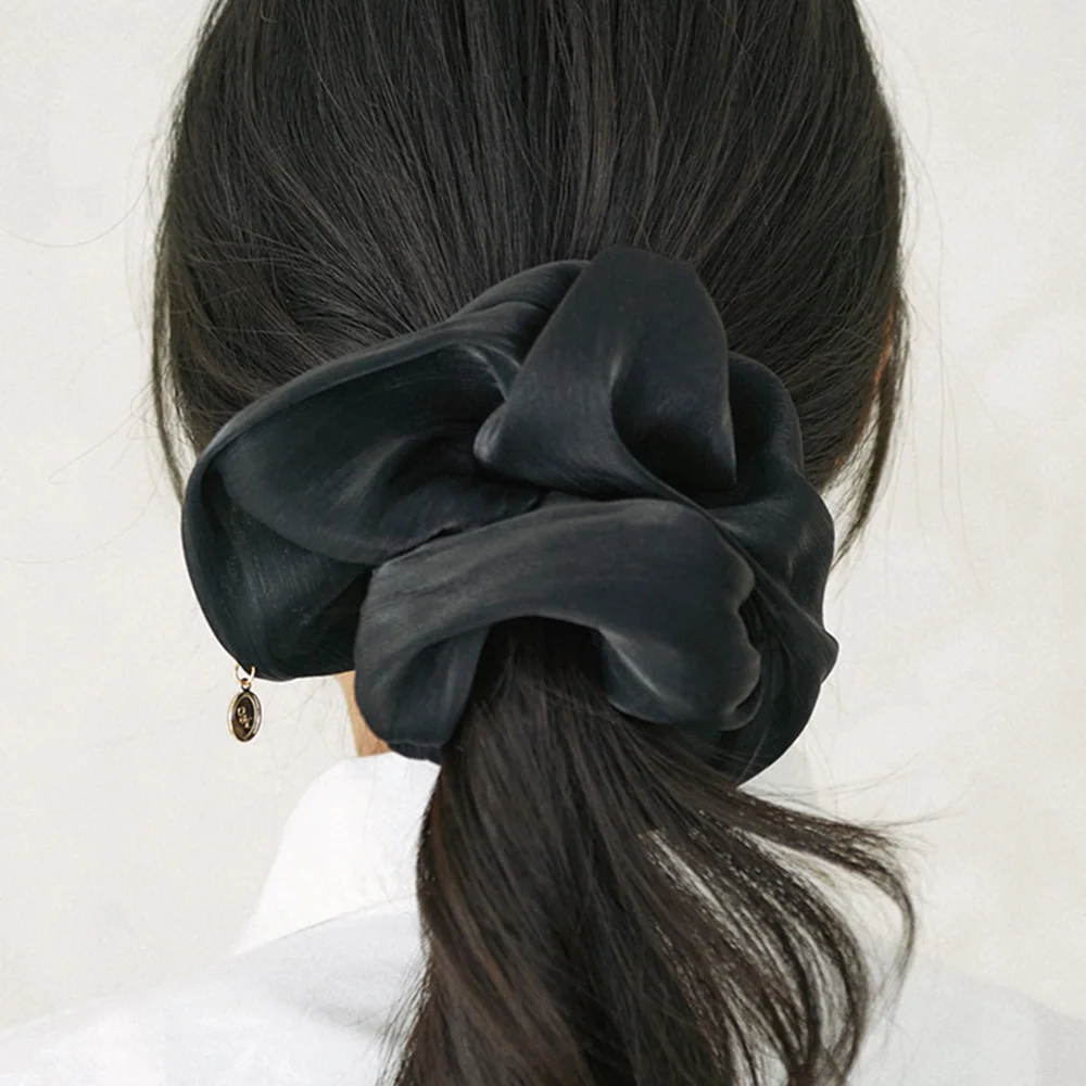Lune Scrunchie