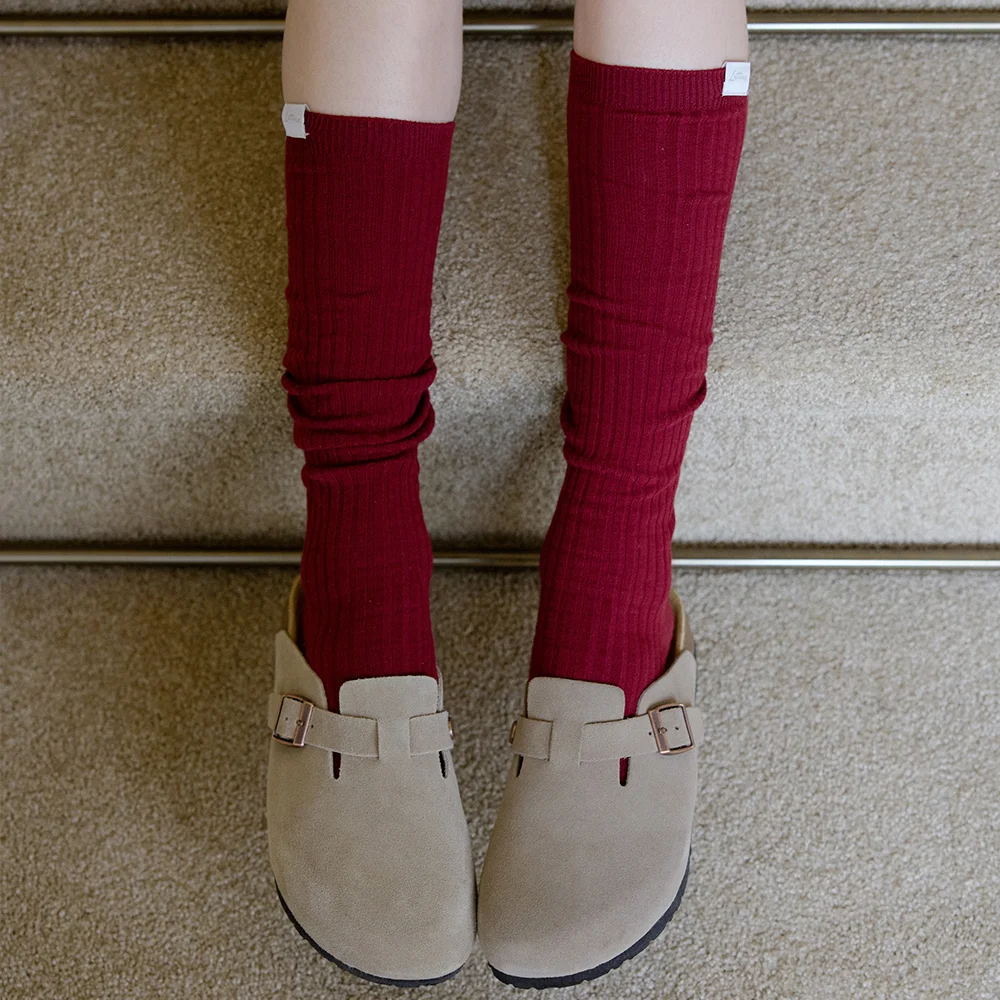 Letters 柔軟 Knee High 襪 ( 酒紅色 )