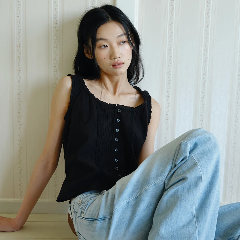 Bunny lace blouse (black)