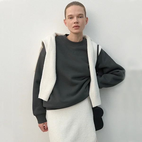 ESSENTIAL LOGO OVER SWEATSHIRT(T-6945)