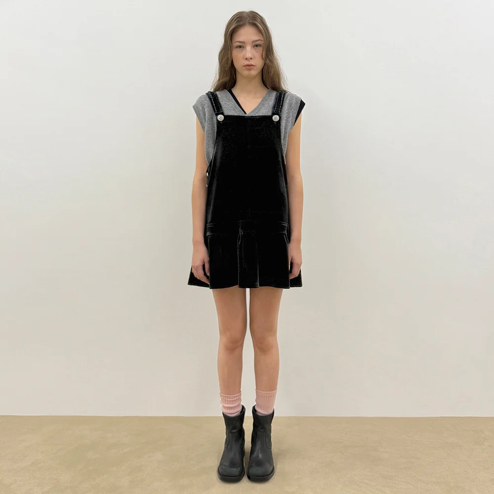 Vintage Rose Velvet Overall Skirt (Black)