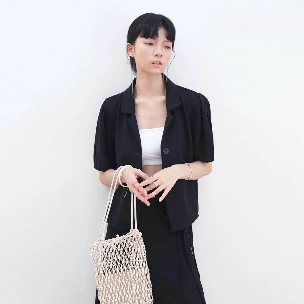 MINIMAL COLLAR CROP BLOUSE_BLACK